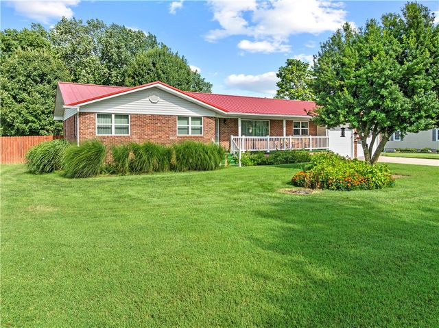 89 Creekview Road, Harrison, AR 72601