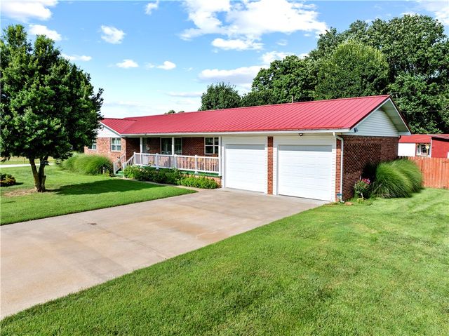 89 Creekview Road, Harrison, AR 72601