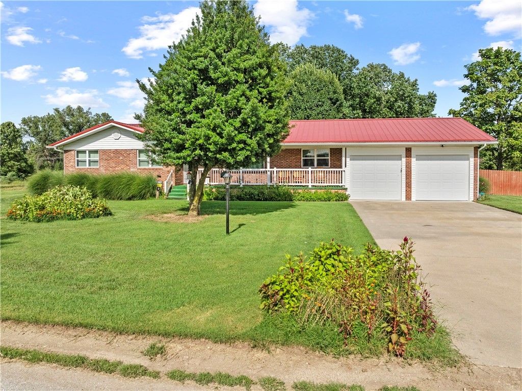 89 Creekview Road, Harrison, AR 72601