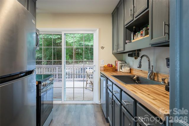 246 North Fork Road, Black Mountain, NC 28711