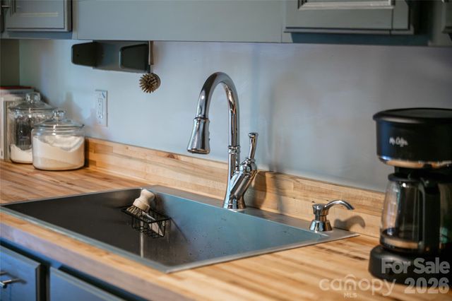 246 North Fork Road, Black Mountain, NC 28711