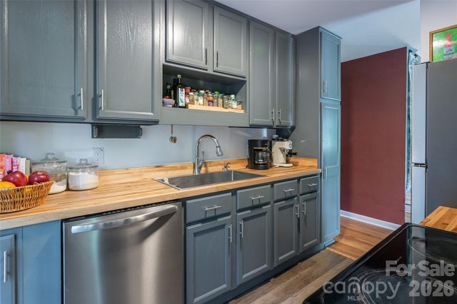 246 North Fork Road, Black Mountain, NC 28711