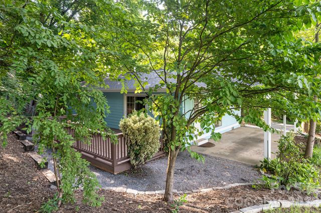 246 North Fork Road, Black Mountain, NC 28711