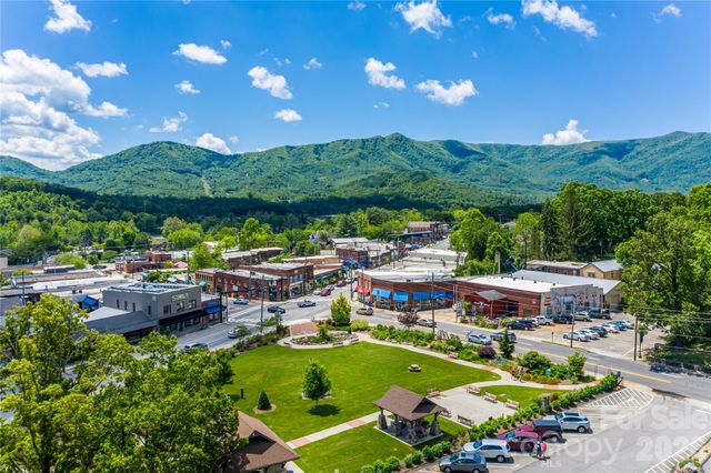 246 North Fork Road, Black Mountain, NC 28711