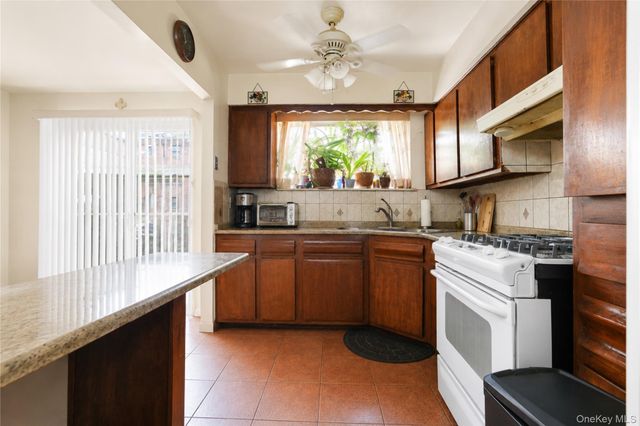 644 E 59th Street, Brooklyn, NY 11234