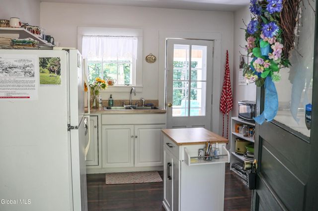 802 Creek Road, Crown Point, NY 12928