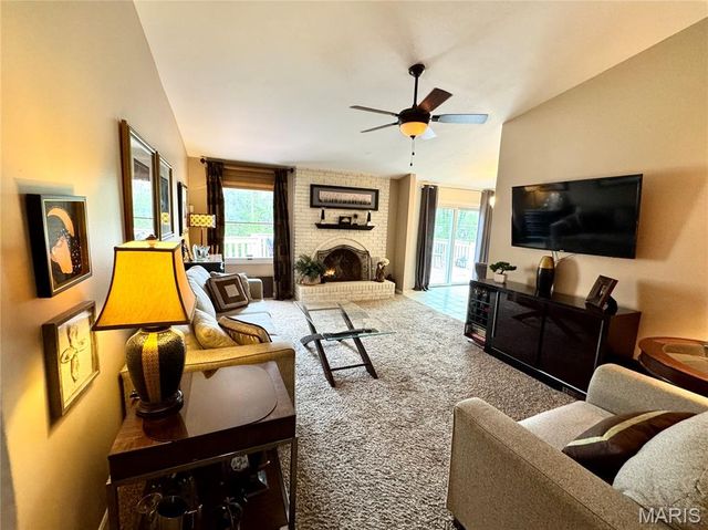15446 Grantley Drive, Chesterfield, MO 63017