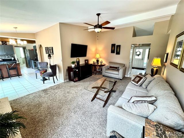 15446 Grantley Drive, Chesterfield, MO 63017