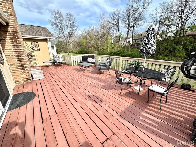15446 Grantley Drive, Chesterfield, MO 63017