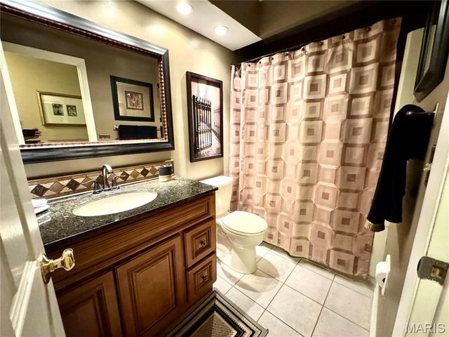 15446 Grantley Drive, Chesterfield, MO 63017