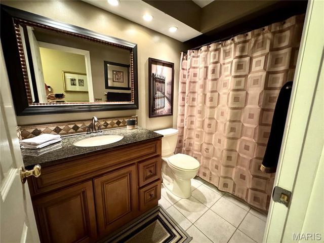 15446 Grantley Drive, Chesterfield, MO 63017