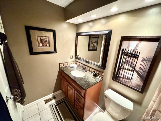 15446 Grantley Drive, Chesterfield, MO 63017