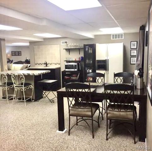 15446 Grantley Drive, Chesterfield, MO 63017