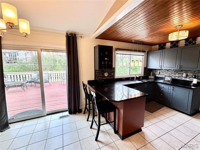 15446 Grantley Drive, Chesterfield, MO 63017