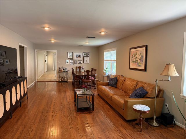 1121 Columbia Street, Houston, TX 77008