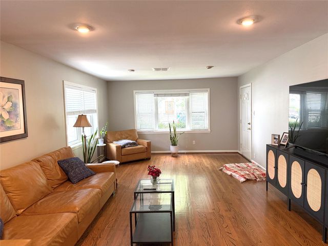 1121 Columbia Street, Houston, TX 77008