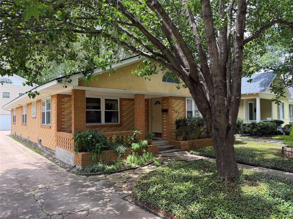 1121 Columbia Street, Houston, TX 77008