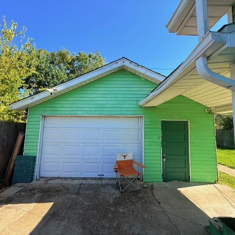 1312 13th Street, Port Arthur, TX 77640