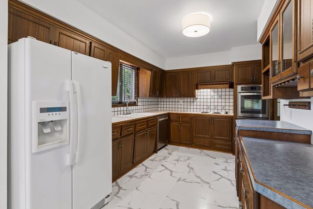 90 County Road F W, Vadnais Heights, MN 55127