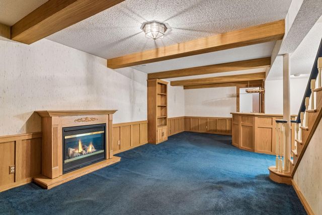 90 County Road F W, Vadnais Heights, MN 55127