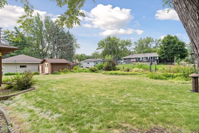 90 County Road F W, Vadnais Heights, MN 55127