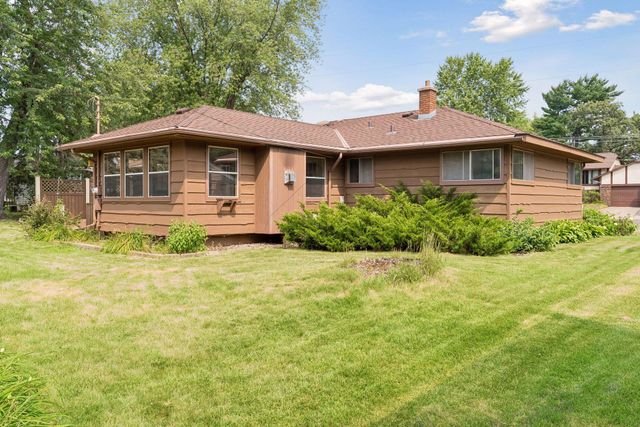 90 County Road F W, Vadnais Heights, MN 55127