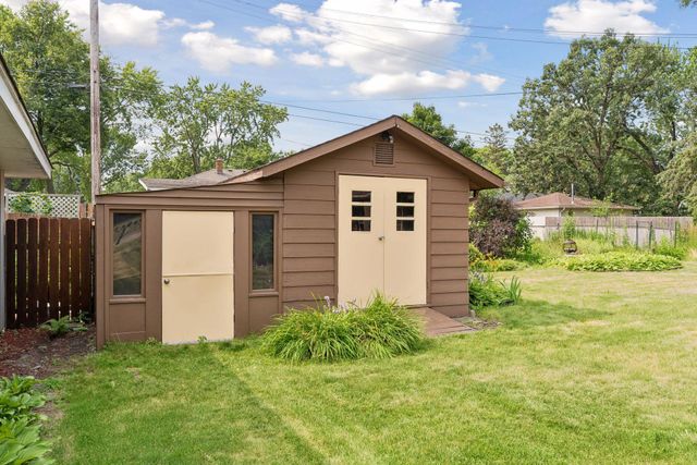 90 County Road F W, Vadnais Heights, MN 55127