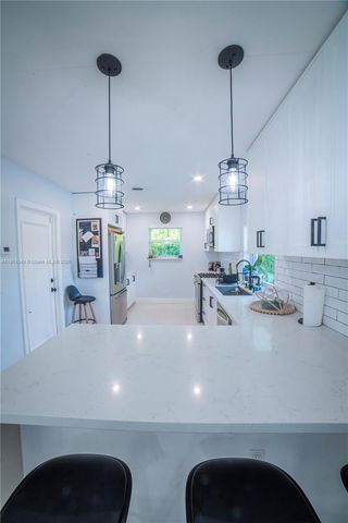 5955 SW 64th Ave, South Miami, FL 33143