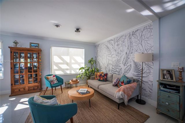 5955 SW 64th Ave, South Miami, FL 33143