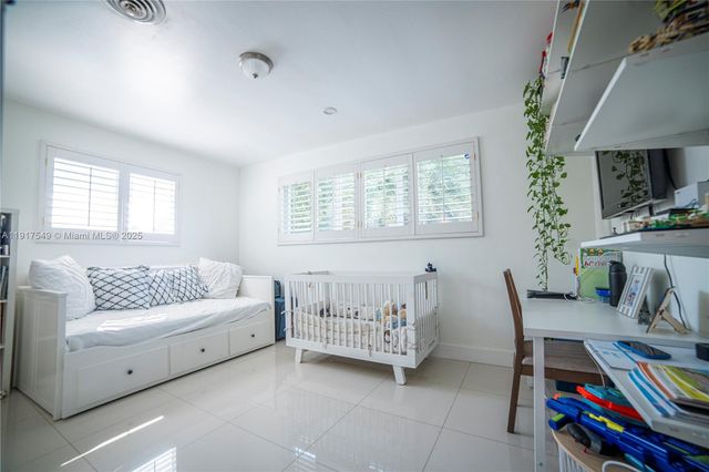 5955 SW 64th Ave, South Miami, FL 33143