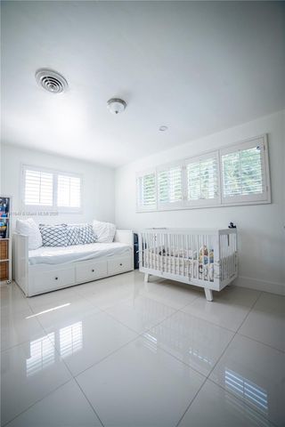 5955 SW 64th Ave, South Miami, FL 33143