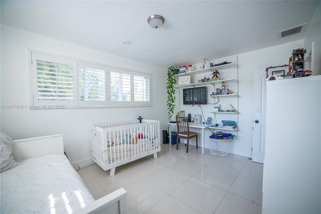 5955 SW 64th Ave, South Miami, FL 33143