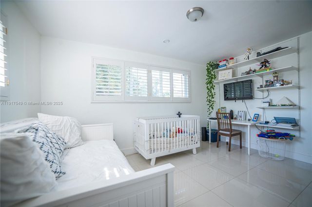 5955 SW 64th Ave, South Miami, FL 33143