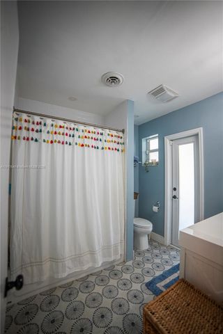 5955 SW 64th Ave, South Miami, FL 33143