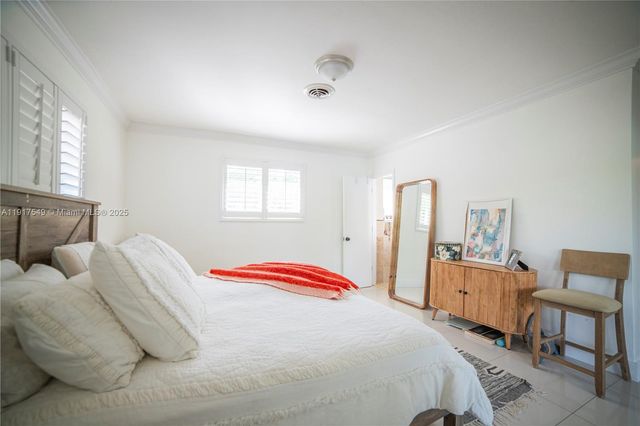 5955 SW 64th Ave, South Miami, FL 33143