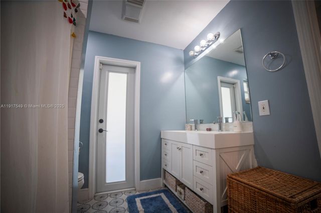 5955 SW 64th Ave, South Miami, FL 33143