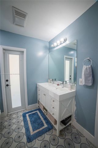 5955 SW 64th Ave, South Miami, FL 33143