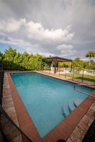 5955 SW 64th Ave, South Miami, FL 33143