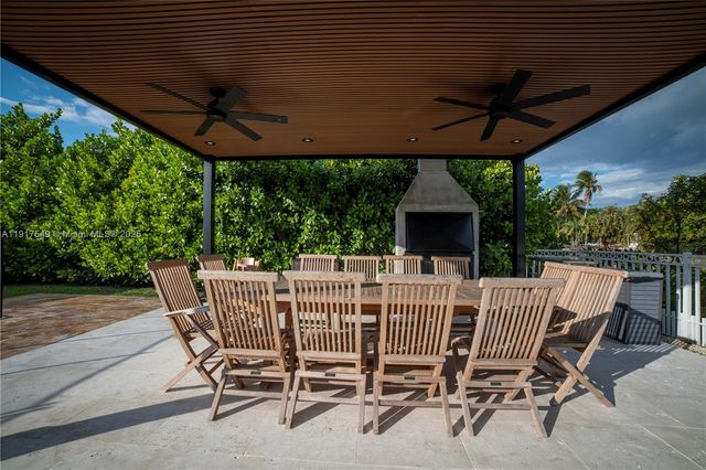 5955 SW 64th Ave, South Miami, FL 33143