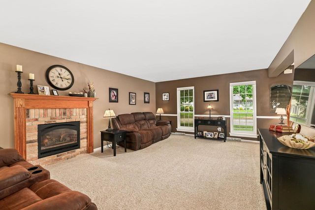 369 Indian Bend ROAD, Burlington, WI 53105