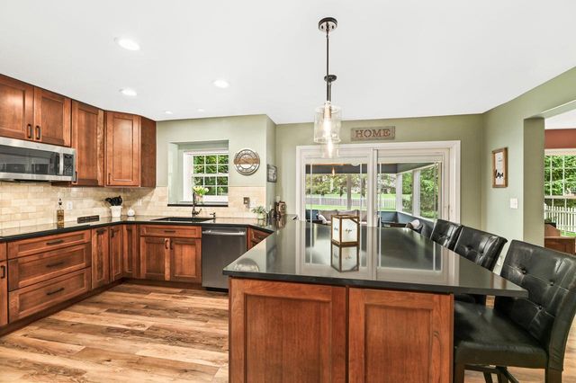 369 Indian Bend ROAD, Burlington, WI 53105