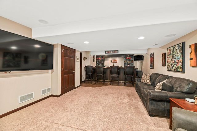 369 Indian Bend ROAD, Burlington, WI 53105