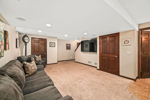 369 Indian Bend ROAD, Burlington, WI 53105