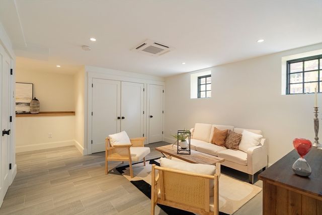 9A Mt. Auburn Street A, Cambridge, MA 02138