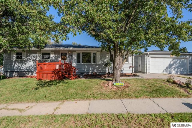 4929 N 95th Circle, Omaha, NE 68134