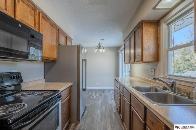 4929 N 95th Circle, Omaha, NE 68134