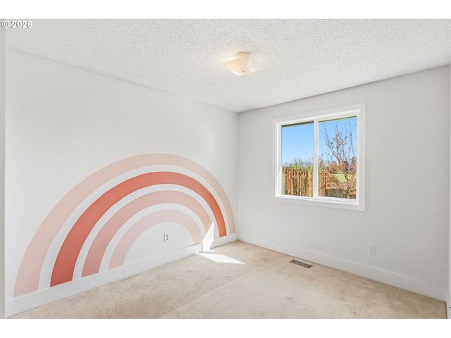 1020 Se FIR GROVE Loop, Hillsboro, OR 97123