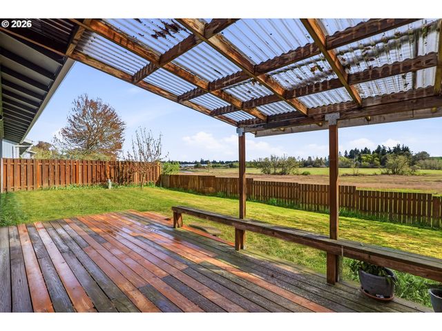 1020 Se FIR GROVE Loop, Hillsboro, OR 97123