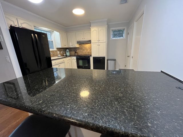 9008 Forest Lawn Dr, Brentwood, TN 37027