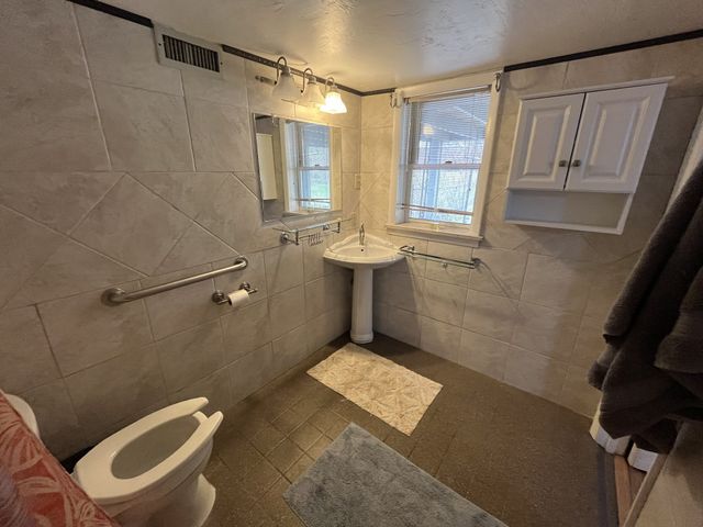 9008 Forest Lawn Dr, Brentwood, TN 37027